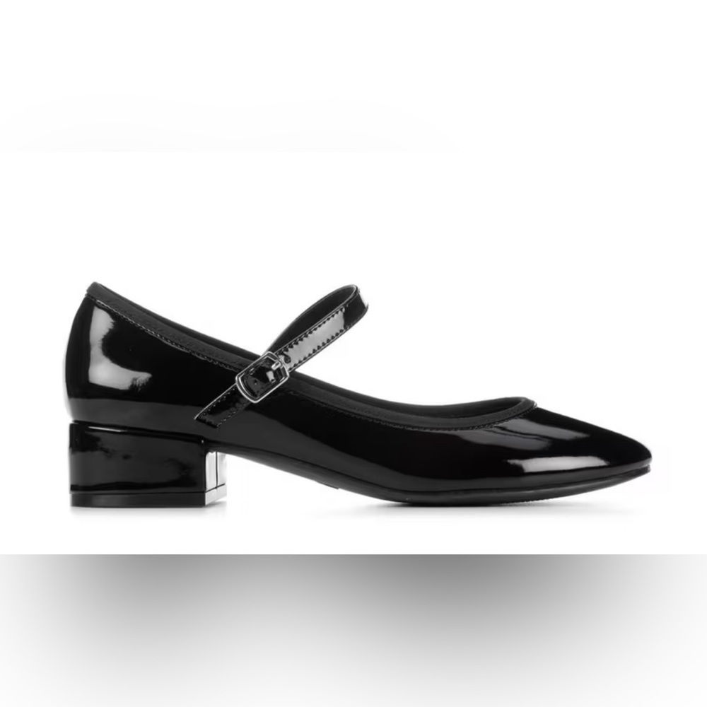 Steve Madden Black Patent Flats